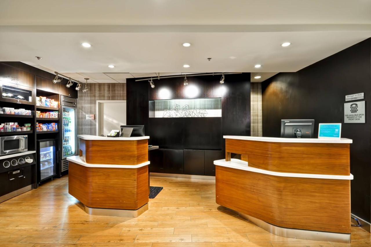 Courtyard By Marriott Jacksonville Airport/ Northeast Exteriör bild