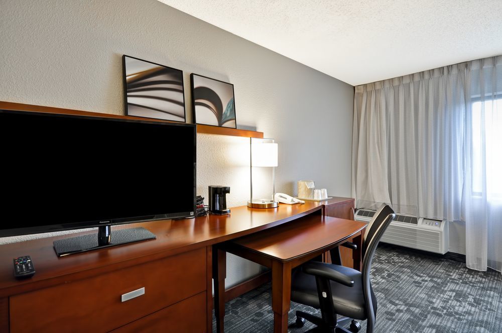 Courtyard By Marriott Jacksonville Airport/ Northeast Exteriör bild